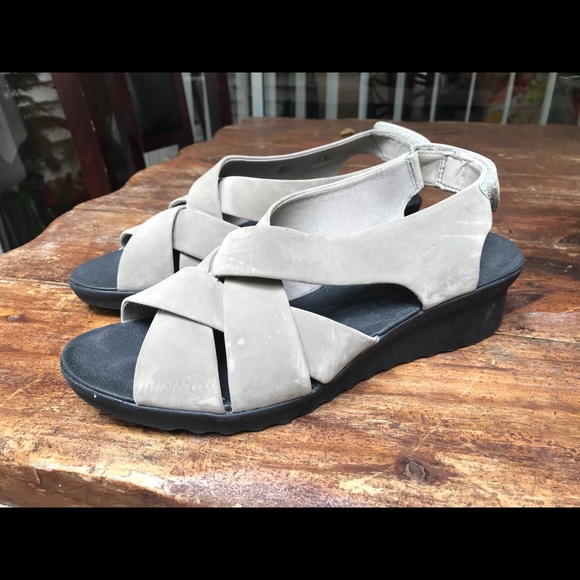 CLOUDSTEPPERS BY CLARKS, GRAY SANDALS, SIZE 8 - Picture 1 of 5